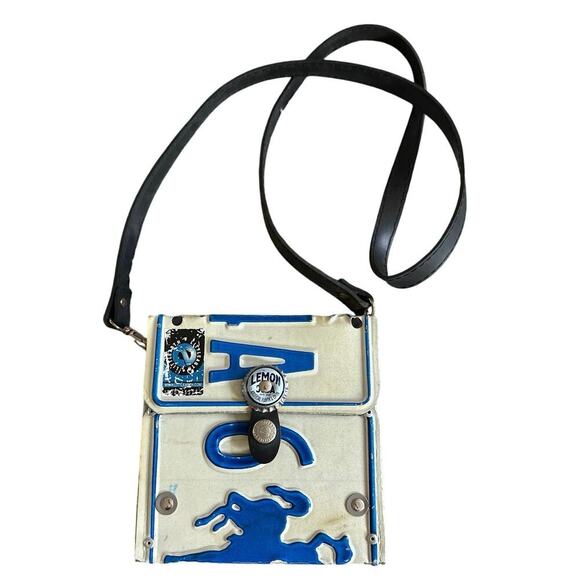 Little Earth License Plate Wyoming Crossbody Purse - Picture 1 of 5